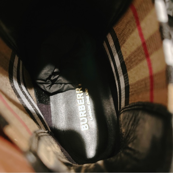 BURBERRY Check Chelsea boots - Picture 6 of 7